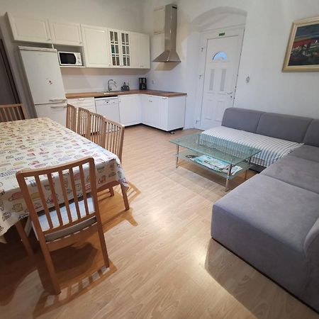 Spacious 140M2 Downtown 3 Bedroom Apartment Split Rum bild