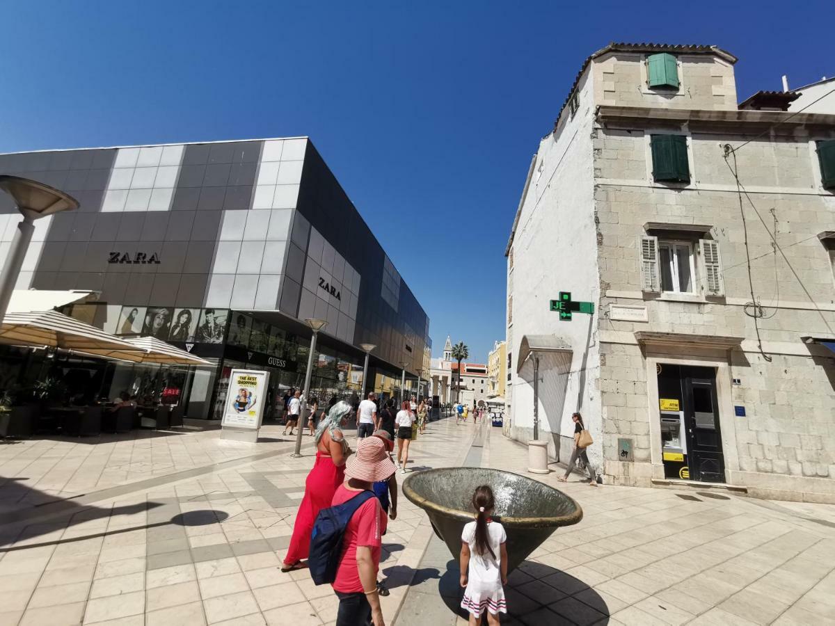 Spacious 140M2 Downtown 3 Bedroom Apartment Split Exteriör bild