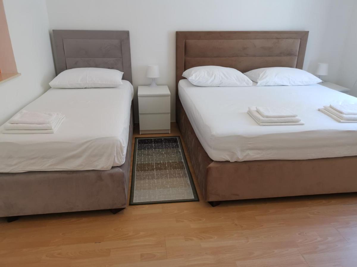 Spacious 140M2 Downtown 3 Bedroom Apartment Split Exteriör bild